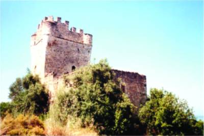 Στο ισόγειο υπάρχει η “γούβα”, μια σκαμμένη κρύπτη που χρησίμευε σαν φυλακή