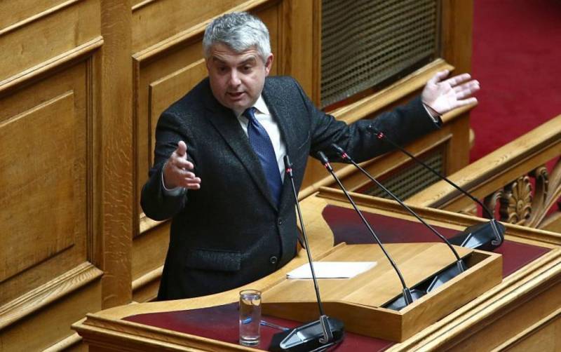 Θέμα ηγεσίας στο ΠΑΣΟΚ από Κωνσταντινόπουλο