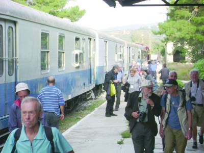Ας ασχολούνταν με το σιδηρόδρομο και όχι με νέα αεροδρόμια