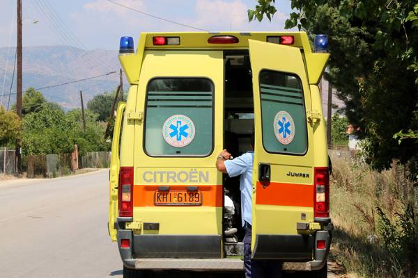 "Τρύπες" στην Πυλία με τα ασθενοφόρα