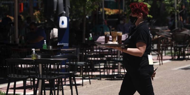 Πρωτόγνωρη κατάσταση για τη Μεσσηνία - Ελλειψη εργαζομένων σε εστίαση και αναψυχή
