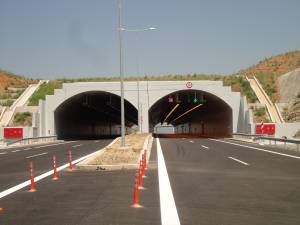 Ερώτηση Χουντή για το Κόρινθος – Καλαμάτα: Ερευνα για εσκεμμένη καθυστέρηση που στοίχισε 68 εκ. ευρώ