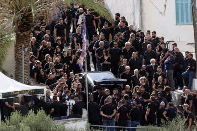 Υπό δρακόντεια μέτρα ασφαλείας η κηδεία του 39χρονου στα Βορίζια (βίντεο)