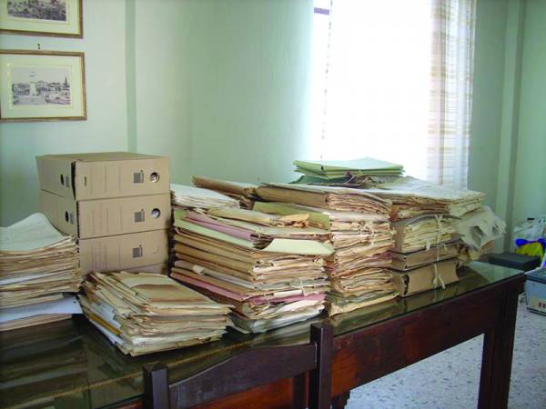 Η “Αρχείων Τάξις” στην "Ε": Αναβίωση της Ιστορίας μέσα από τις κιτρινισμένες σελίδες