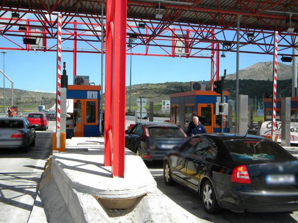 Στα ίδια επίπεδα με πέρσι η κίνηση στα διόδια Βελιγοστής