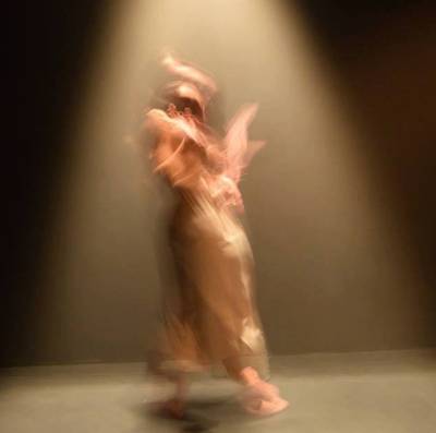 «Re-Act»: Θεατρική σκηνή για δυο ηθοποιούς από ερασιτέχνες συγγραφείς