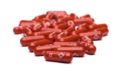 Βρετανική μελέτη: Το αντιικό χάπι της Merck δεν μείωσε τον κίνδυνο νοσηλείας λόγω Covid-19