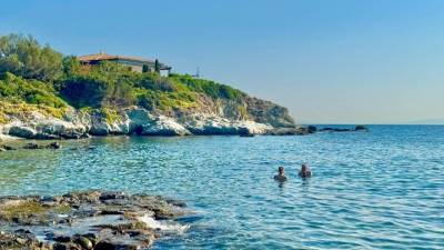 Πώς η ηλικία των αγοραστών - επενδυτών αλλάζει την αγορά ακινήτων στην Αθηναϊκή Ριβιέρα