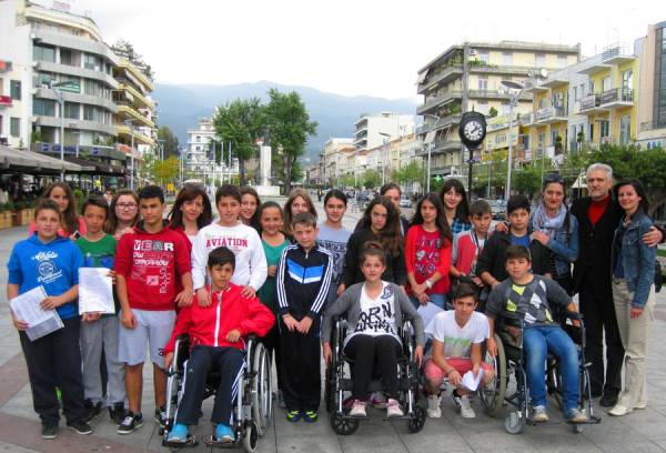 Αφιλόξενο για αναπήρους το κέντρο της Καλαμάτας