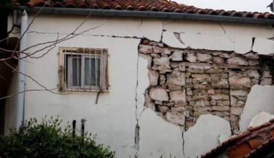 Τέμπη: Σε γυναίκα ανήκει ο σκελετός που βρέθηκε σε τοίχο μαζί με λάμα (βίντεο)