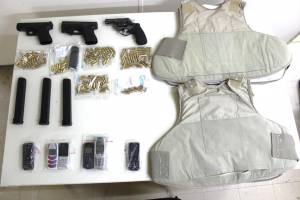 Σύλληψη ληστή - μέλους συμμορίας που είχε δράσει στην Καλαμάτα (φωτογραφίες)