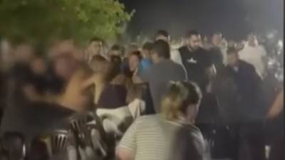 Αγρίνιο: Άγριο ξύλο σε πανηγύρι με τη Γωγώ Τσαμπά (βίντεο)