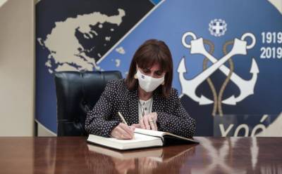 Στο αρχηγείο του Λιμενικού η Κατερίνα Σακελλαροπούλου - Επικοινώνησε τηλεφωνικά με σκάφος στην Κω