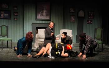 "Η φαλακρή τραγουδίστρια" αύριο στην Καλαμάτα