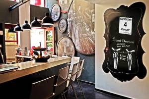 New York Live street party στο "Boulevard Cafe"