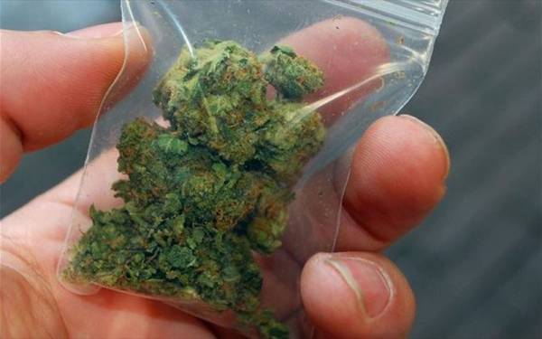 Σύλληψη 76χρονου στην Παραλία Καλαμάτας για χασίς