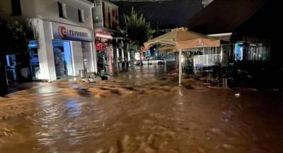 "Ιανός": Μία νεκρή στα Φάρσαλα - Δύο αγνοούμενοι στο Μουζάκι Καρδίτσας (βίντεο)