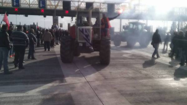 Τα μπλόκα στην Πελοπόννησο σήμερα