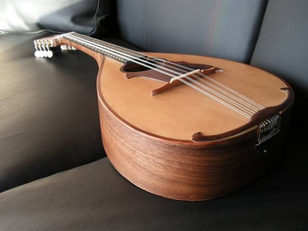 Ελληνικά τραγούδια συνοδεία μαντολινάτας από τον "Ορφέα"