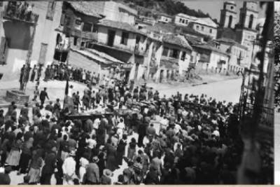 Ιστορικός περίπατός του ΚΚΕ στην Καλαμάτα