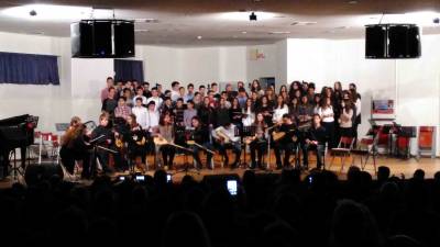 Δυνατό χειροκρότημα στη χριστουγεννιάτικη γιορτή του Μουσικού Σχολείου Καλαμάτας (βίντεο)