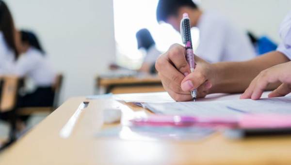 Προβλήματα στις εξετάσεις λόγω της πλατφόρμας θεμάτων