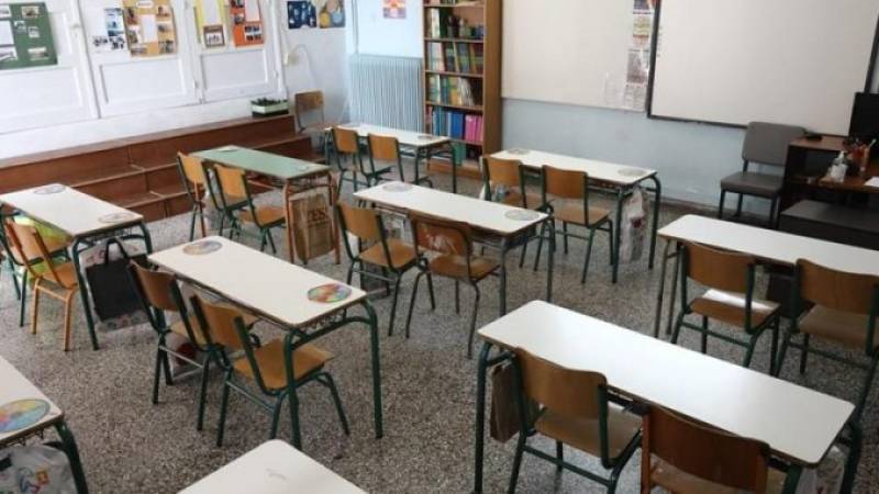 Λαϊκή Συσπείρωση Καλαμάτας: Ερωτήσεις για προβλήματα σε σχολικά συγκροτήματα