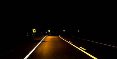 Απαγόρευση οδήγησης στους νέους οδηγούς κατά τις νυκτερινές ώρες προτείνει η EE