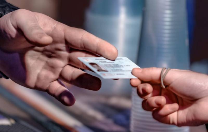 Νέες ταυτότητες: Όσα πρέπει να γνωρίζετε (Βίντεο)