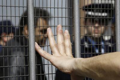 Κυβερνητική διάψευση για φιλοξενία μεταναστών σε στρατόπεδα της Περιφέρειας Πελοποννήσου