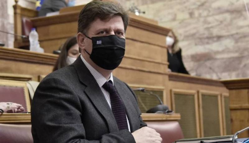 Βαρβιτσιώτης: Η χώρα μας αναγνωρίζει τα πιστοποιητικά εμβολιασμού τρίτων χωρών