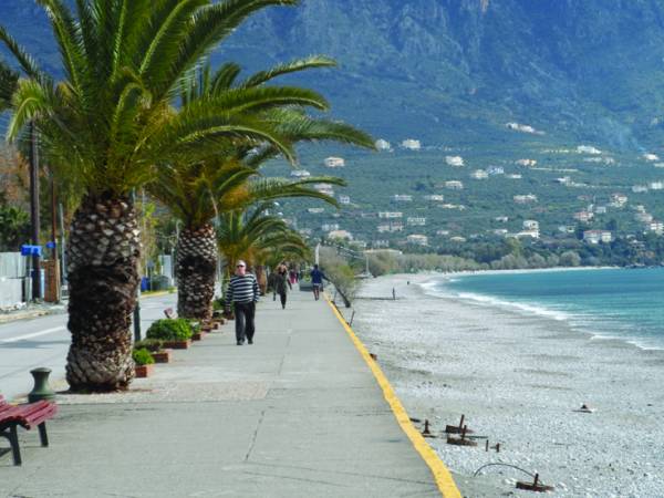 Ενημερώθηκε ο εισαγγελέας για τις αυθαίρετες κατασκευές στην Παραλία