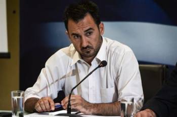 Χαρίτσης: &quot;Στόχος της κυβέρνησης η ανακοπή του ρεύματος μαζικής μετανάστευσης των νέων στο εξωτερικό&quot;