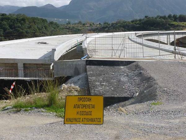 Η Βουλή αρμόδια για περιφερειακό Καλαμάτας και Λεύκτρο - Σπάρτη, σύμφωνα με την Ε.Ε.
