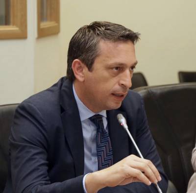 Μαντάς: “Μονόδρομος η κατάργηση της απόφασης Αποστόλου”