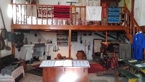 Σε κίνδυνο το πανέμορφο Λαογραφικό Μουσείο στη Γλυφάδα Μεσσηνίας (φωτογραφίες)