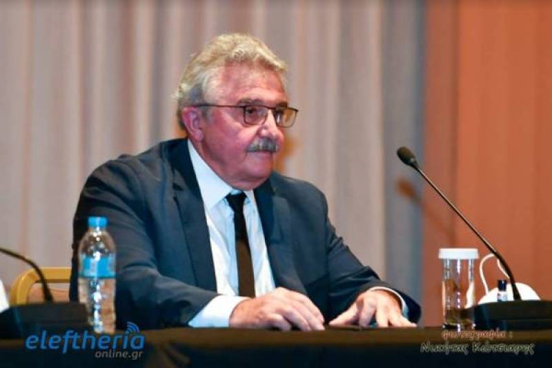 Ιστορικό οδοιπορικό στη Χώρα με τον Γιάννη Μπίρη