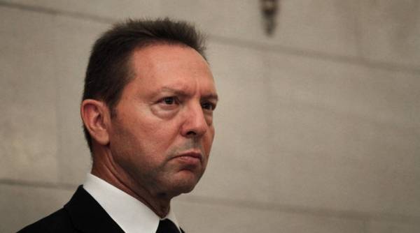 Η Κωνσταντοπούλου φέρνει τον Στουρνάρα στη Βουλή για τη Siemens