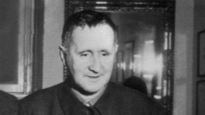 Μπέρτολτ Μπρεχτ: Να αλλάξουμε τον κόσμο τώρα - Το βιβλίο του «Με-Τι» κυκλοφορεί στα ελληνικά