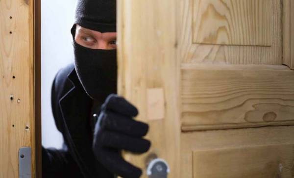 "Καμπάνες" σε διαρρήκτες, που "χτυπούσαν" ξενοδοχεία και ενοικιαζόμενα στην Πυλία