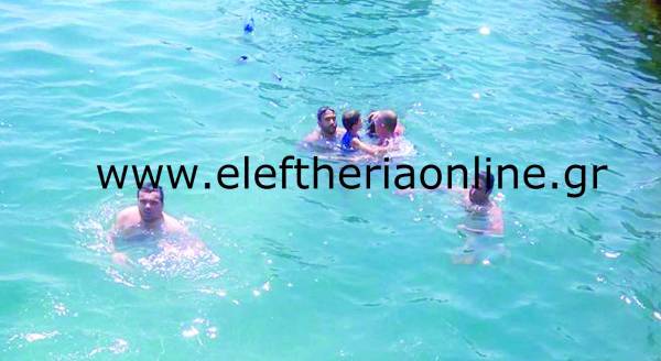 Τζιπ έπεσε στο λιμάνι - Η αυτοθυσία του πατέρα έσωσε 2 παιδιά στην Καλαμάτα (βίντεο)