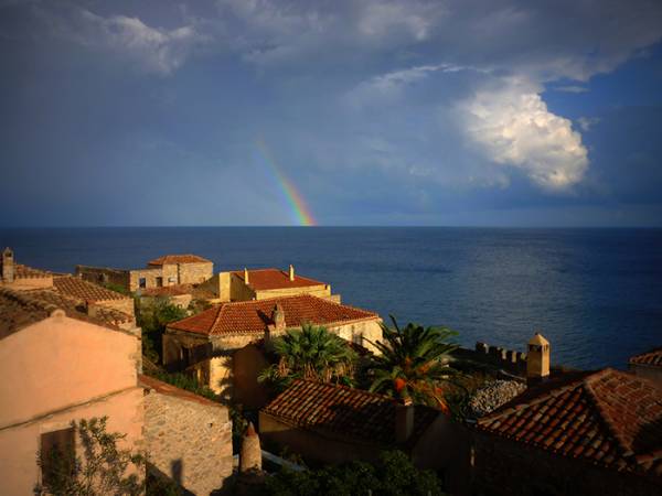 «Ελληνικό Πανόραμα» και «Lakonistas» σε αναζήτηση του DNA της Μονεμβασιάς