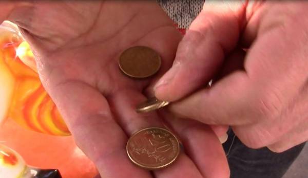 Με... δραχμές πληρώνουν σε περίπτερο στην Τριπολη (βίντεο)