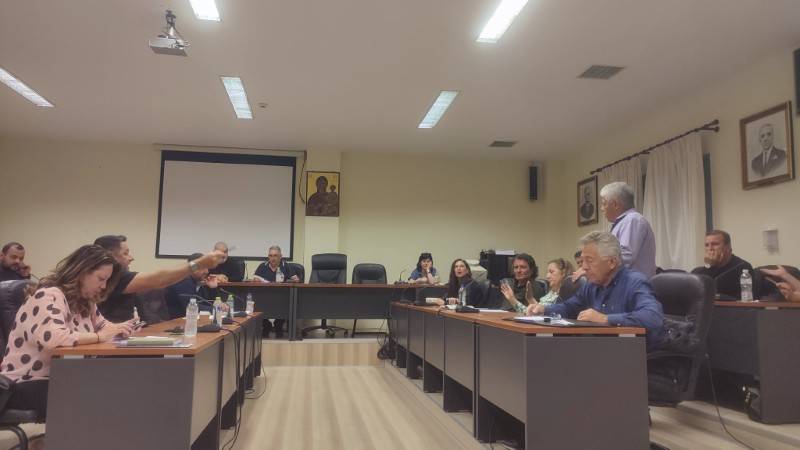 Εντονες αντιπαραθέσεις για τη ΔΕΥΑ Τριφυλίας στη συνεδρίαση λογοδοσίας