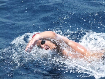 Κολύμπησε από τη Λακωνία ως την Κρήτη