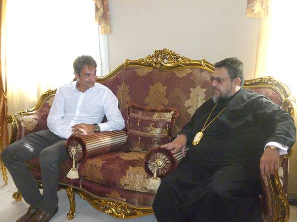 Κατά την υποδοχή του Κυριάκου Μητσοτάκη: "Σφήνα" Χρυσόστομου με υπαινιγμούς για Τσίπρα