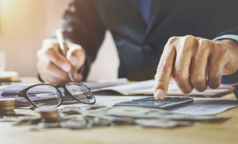 Αλαλούμ με τις ασφαλιστικές εισφορές των ελεύθερων επαγγελματιών (Βίντεο)