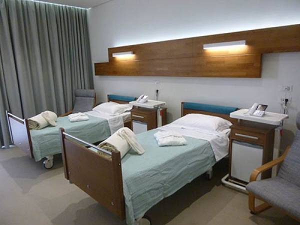 Εγκαίνια του πολυτελούς οίκου για ηλικιωμένους