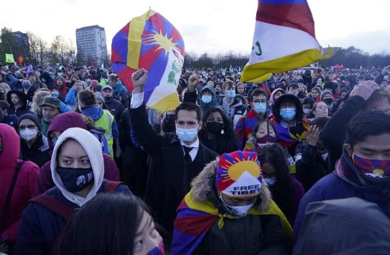 COP26: Κινητοποιήσεις δεκάδων χιλιάδων διαδηλωτών στη Γλασκώβη