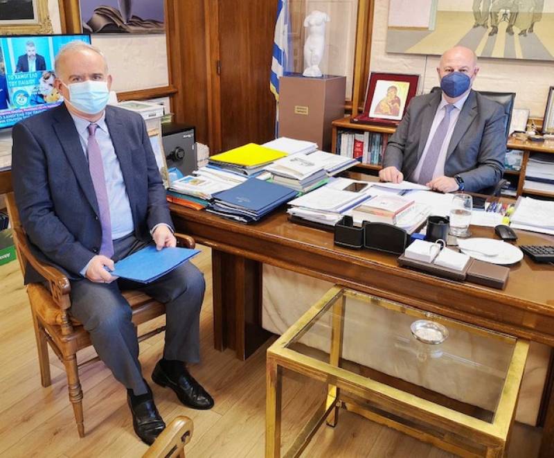 Λαμπρόπουλος σε Τσιάρα για προβλήματα δικαστηρίων